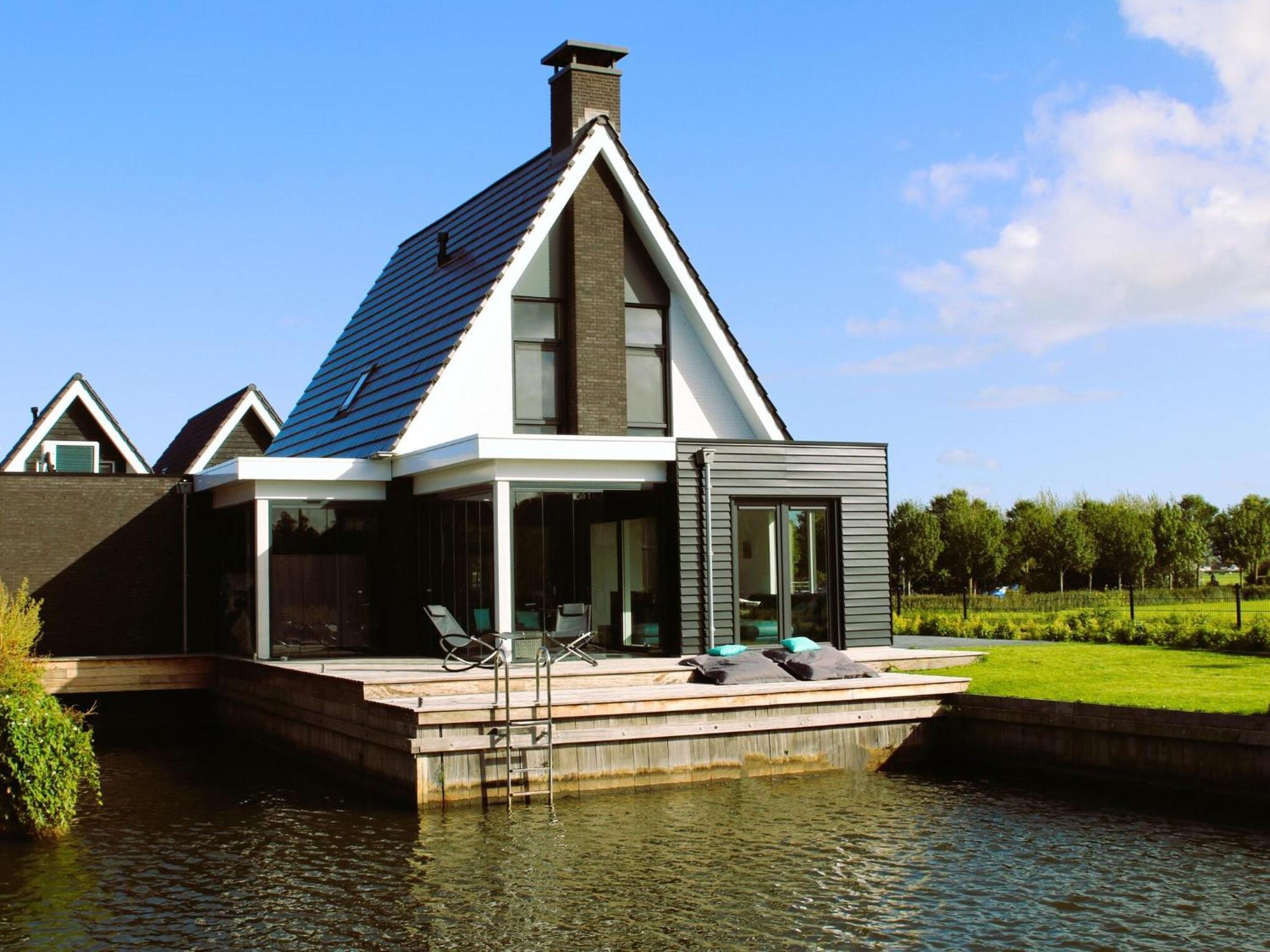 Peaceful Villa On The Water In Stavoren Exterior foto